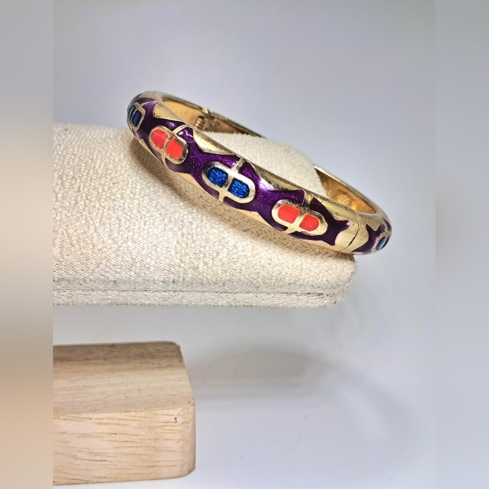 Vintage Gold Tone Hinge Bracelet - Picture 6 of 6